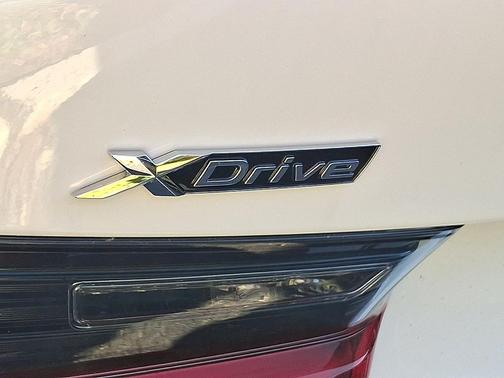 2025 BMW 330 i xDrive