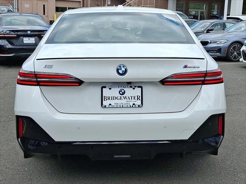 2024 BMW i5 M60