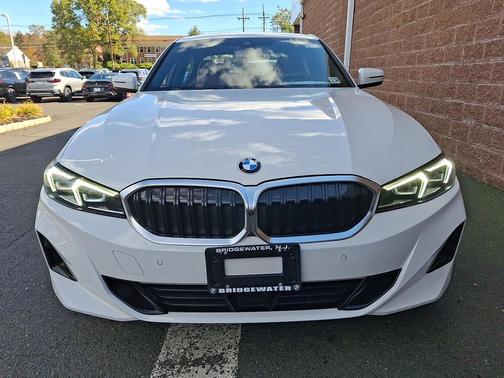2025 BMW 330 i xDrive