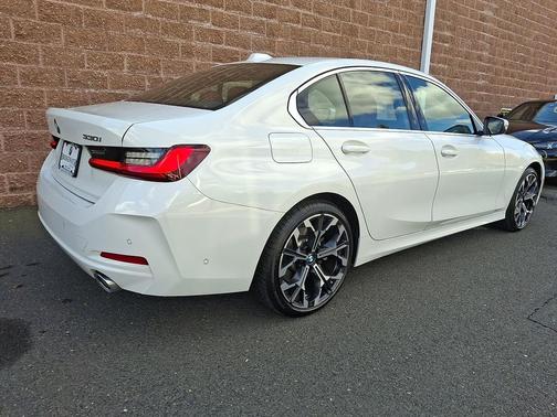 2025 BMW 330 i xDrive