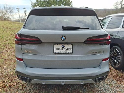 Brooklyn Grey Metallic 2026 BMW X5 xDrive40i