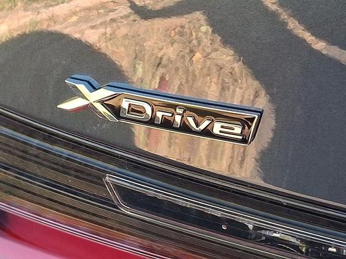 2025 BMW 330 i xDrive