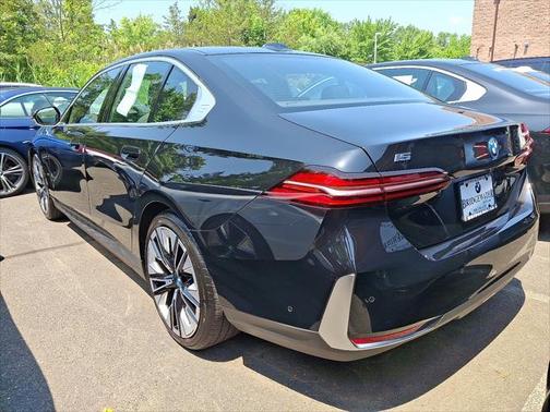 2024 BMW i5 eDrive40