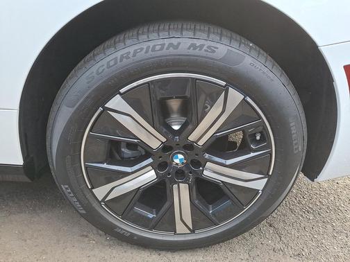 2026 BMW iX xDrive45