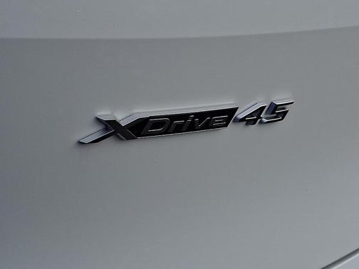 2026 BMW iX xDrive45