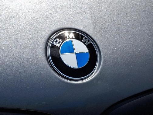 Skyscraper Grey Metallic 2026 BMW X5 xDrive40i