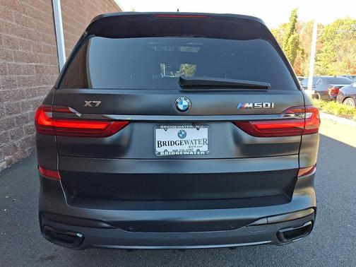 2022 BMW X7 M50i
