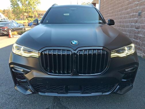 2022 BMW X7 M50i