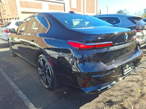 2023 BMW 760 i xDrive