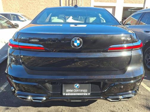 2023 BMW 760 i xDrive