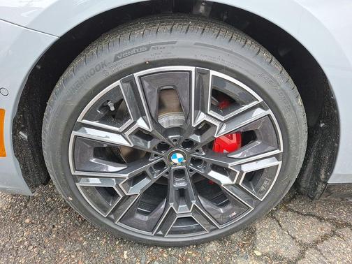 Brooklyn Grey Metallic 2026 BMW 530 xDrive