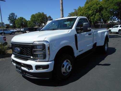 Oxford White 2026 Ford F-350 XL