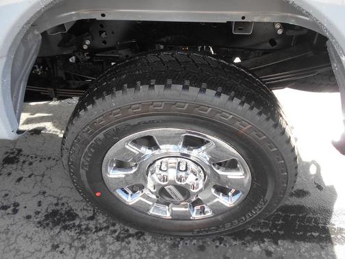 Glacier Gray Metallic Tri-Coat 2026 Ford F-250 Lariat