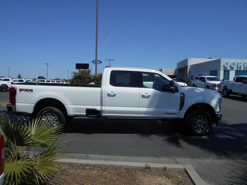 Star White Metallic Tri-Coat 2026 Ford F-350 Lariat