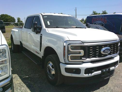 Star White Metallic Tri-Coat 2026 Ford F-350 Platinum