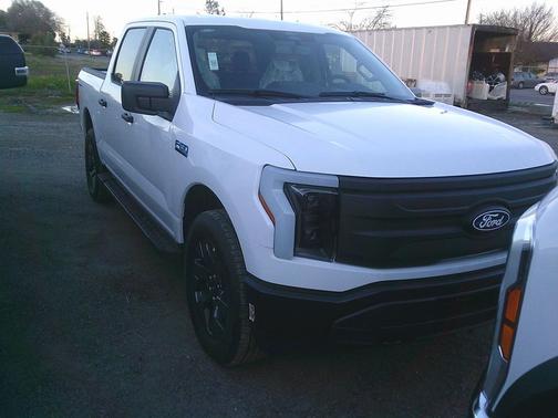 2024 Ford F-150 Lightning Pro