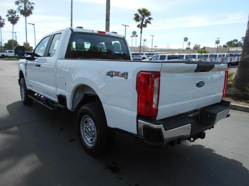 Oxford White 2026 Ford F-250 XL