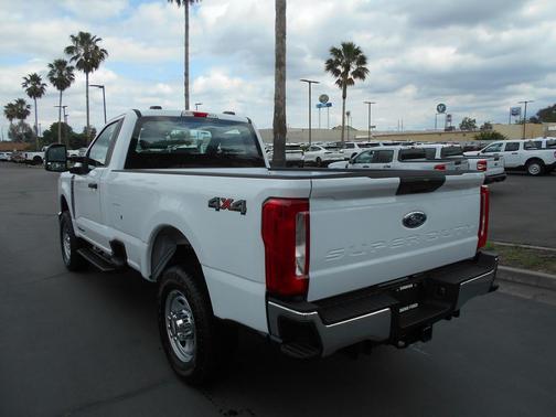 Oxford White 2026 Ford F-350 XL