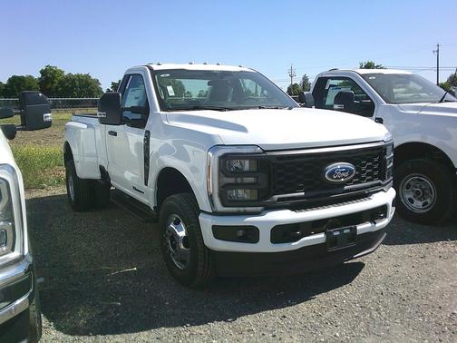 Oxford White 2026 Ford F-350 XL