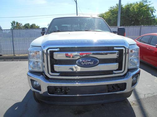 White 2016 Ford F-250 Lariat