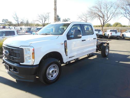 Oxford White 2026 Ford F-350 XL