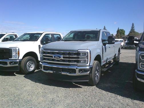 Glacier Gray Metallic Tri-Coat 2026 Ford F-350 Lariat