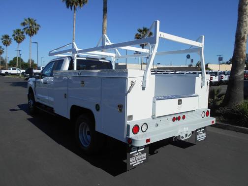 Oxford White 2026 Ford F-350 XL