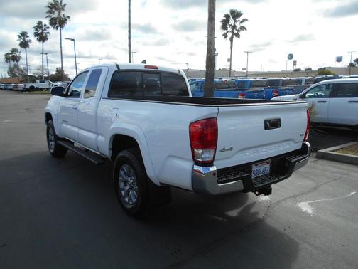 2017 Toyota Tacoma Base