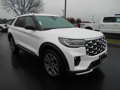 2025 Ford Explorer Leather