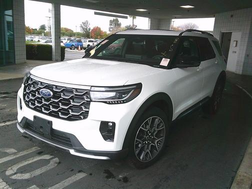 2025 Ford Explorer Leather