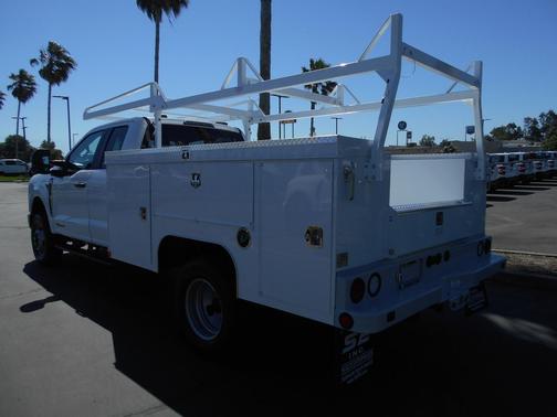 Oxford White 2026 Ford F-350 XL