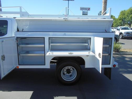 Oxford White 2026 Ford F-350 XL