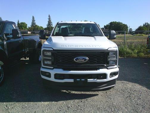Oxford White 2026 Ford F-350 XL