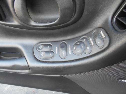 2004 Chevrolet Corvette Base