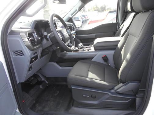 2024 Ford F-150 Lightning Pro
