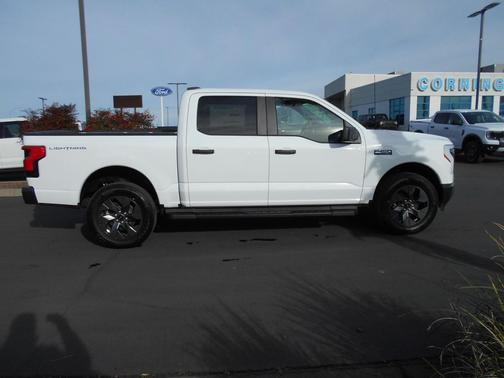 2024 Ford F-150 Lightning Pro