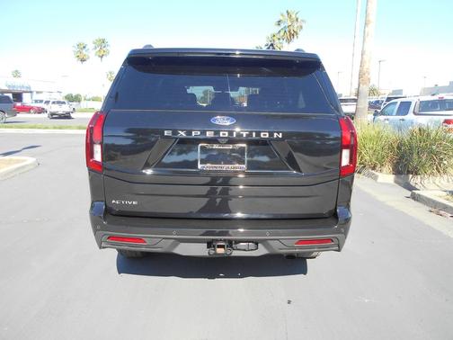 Agate Black Metallic 2025 Ford Expedition Active