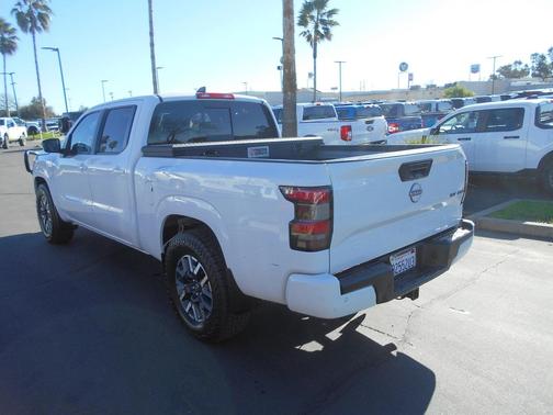 2023 Nissan Frontier SV