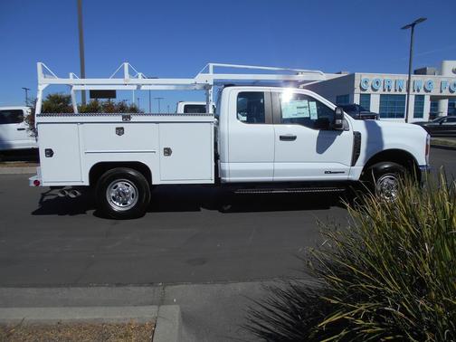 Oxford White 2026 Ford F-250 XL