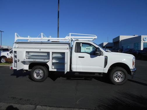 Oxford White 2026 Ford F-350 XL