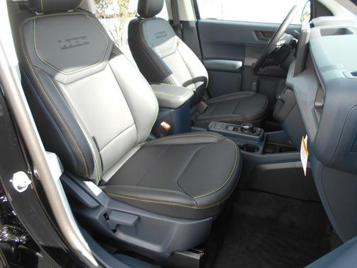 Shadow Black 2026 Ford Maverick Lobo Standard