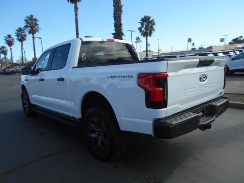 2024 Ford F-150 Lightning Pro