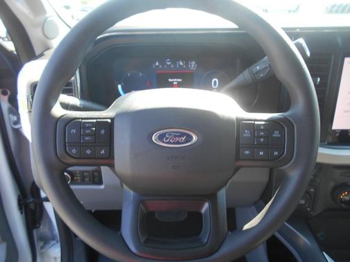 Oxford White 2025 Ford F-250 XLT