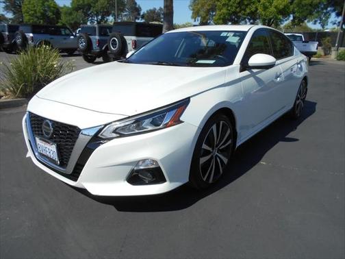 2020 Nissan Altima Leather