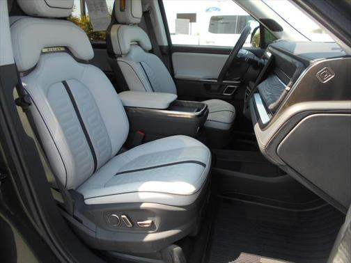 2022 Rivian R1T Leather