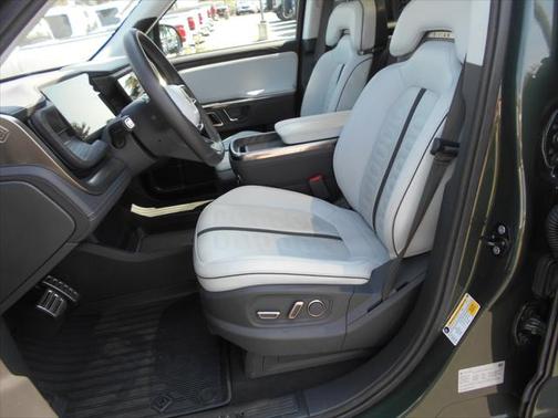 2022 Rivian R1T Leather
