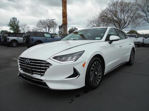 2022 Hyundai SONATA Hybrid SE