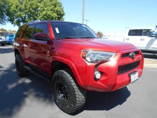 Barcelona Red Metallic 2018 Toyota 4Runner