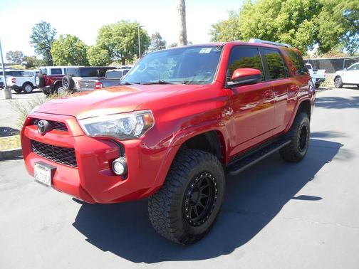 Barcelona Red Metallic 2018 Toyota 4Runner