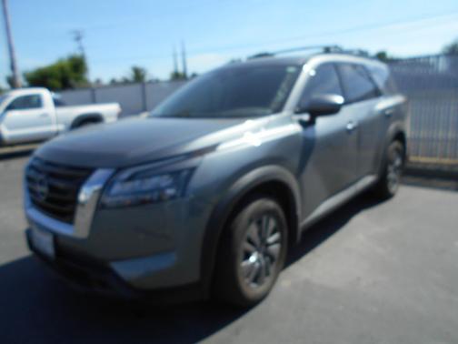 Gun Metallic 2025 Nissan Pathfinder Cloth